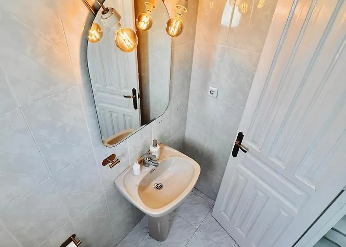 Seaview In Nerja, Pool & Private Garden And Terras *