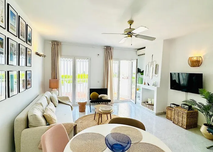 Seaview In Nerja, Pool & Private Garden And Terras