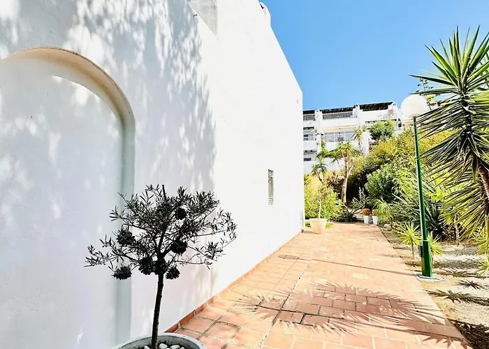 Seaview In Nerja, Pool & Private Garden And Terras アパート ネルハ