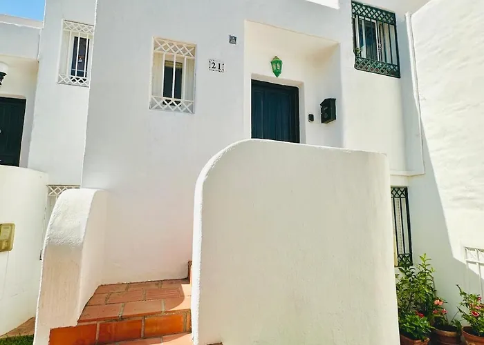 Seaview In Nerja, Pool & Private Garden And Terras * ネルハ