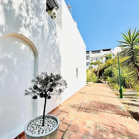 Seaview In Nerja, Pool & Private Garden And Terras Ubytování v soukromí Nerja