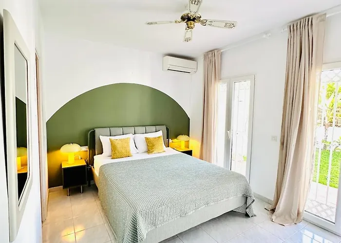 Seaview In Nerja, Pool & Private Garden And Terras Нерха