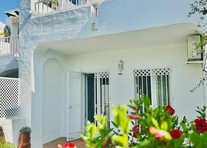 Appartement Seaview In Nerja, Pool & Private Garden And Terras *