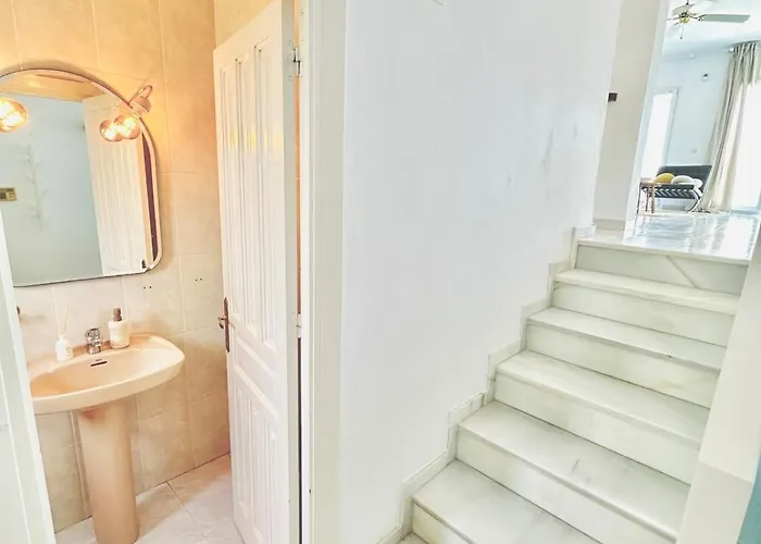 Seaview In Nerja, Pool & Private Garden And Terras * Нерха