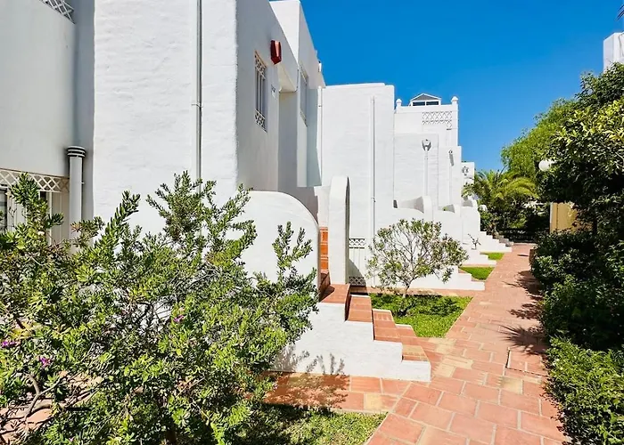 Appartement Seaview In Nerja, Pool & Private Garden And Terras