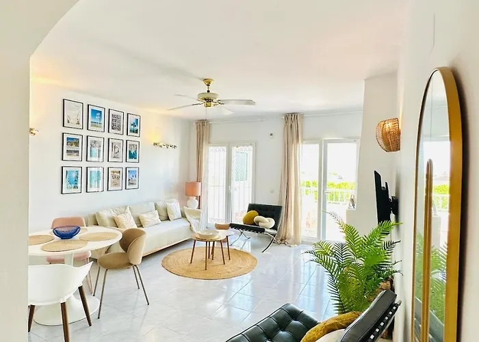 Апартаменты Seaview In Nerja, Pool & Private Garden And Terras Нерха