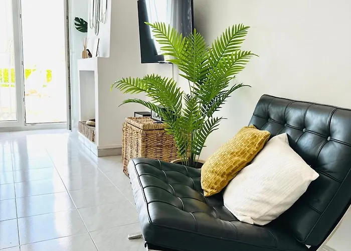 Seaview In Nerja, Pool & Private Garden And Terras Appartement