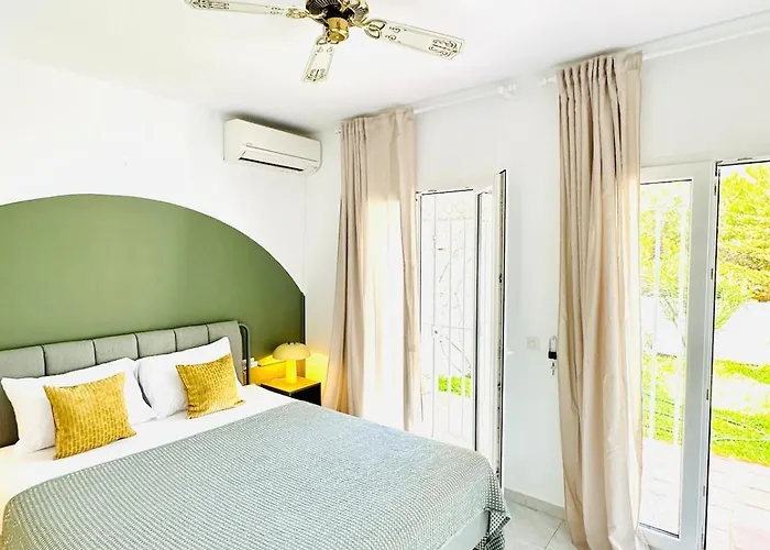 Seaview In Nerja, Pool & Private Garden And Terras Appartement