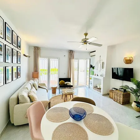 Casa Paraíso Blanco With Garden, Pool, Terrace&sea View